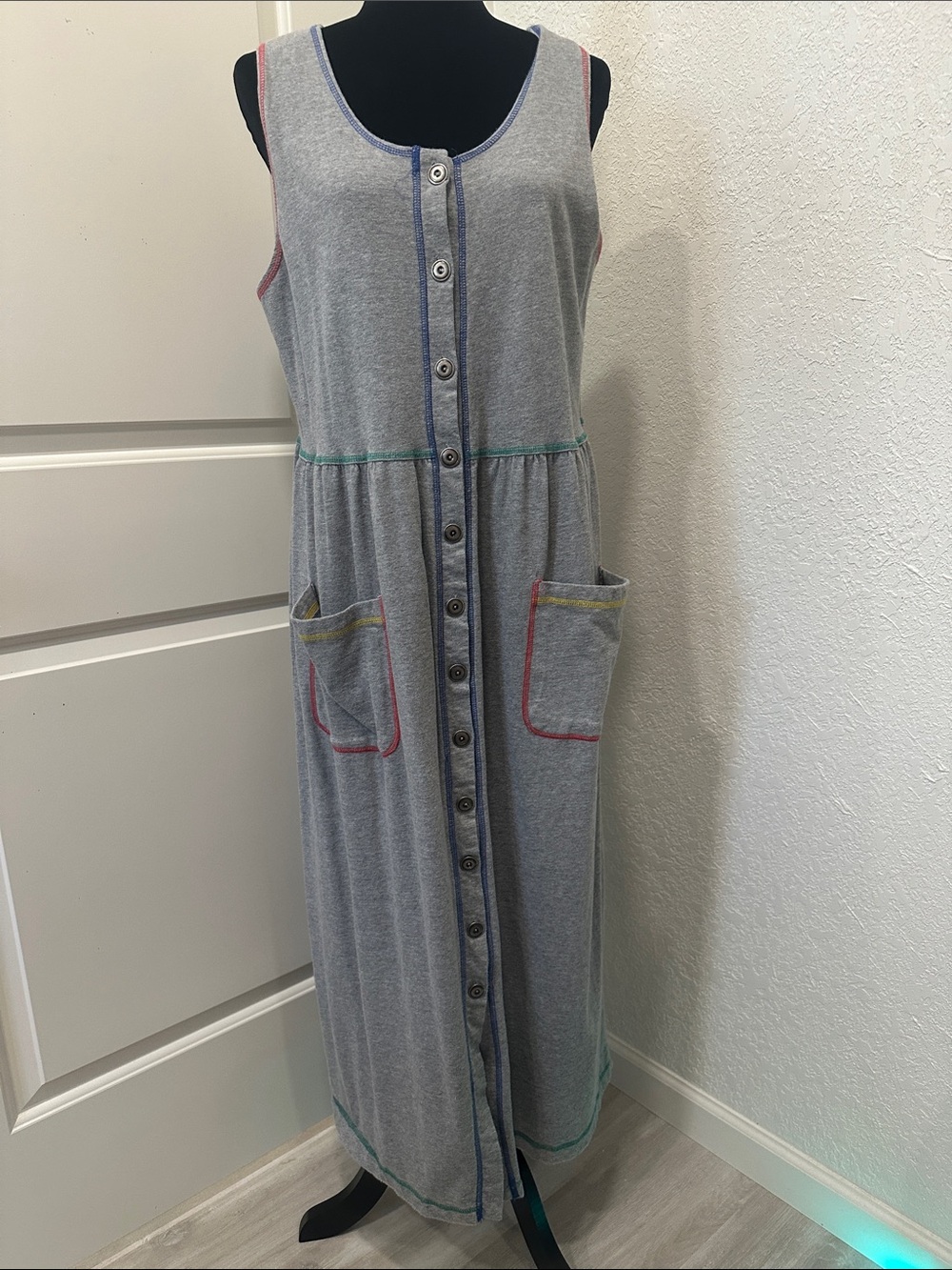 Carole Little Gray Sleeveless Button-Front Maxi Dress with Color Stitching
